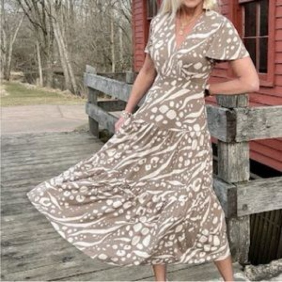 Cabi Swoon Maxi Dress - Picture 2 of 7